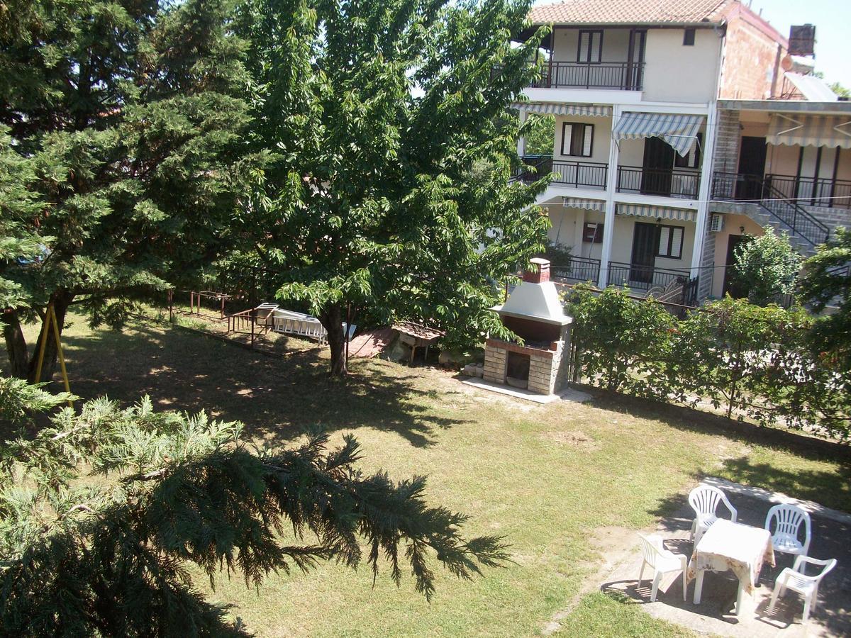 Ξενοδοχείο Λείβηθρα Aparthotel Paralía Skotínis Εξωτερικό φωτογραφία